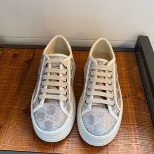 *inspired* GG elegant casual sneaker with metallic silver and beige details